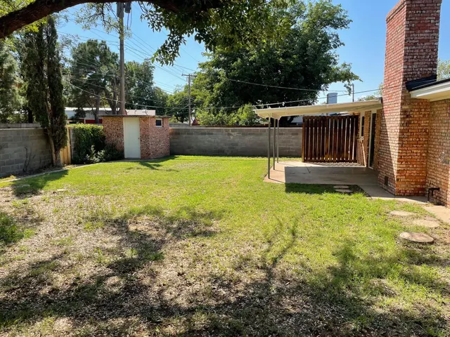 Photo 3 — 2105 65th Street, Lubbock, TX 79412
