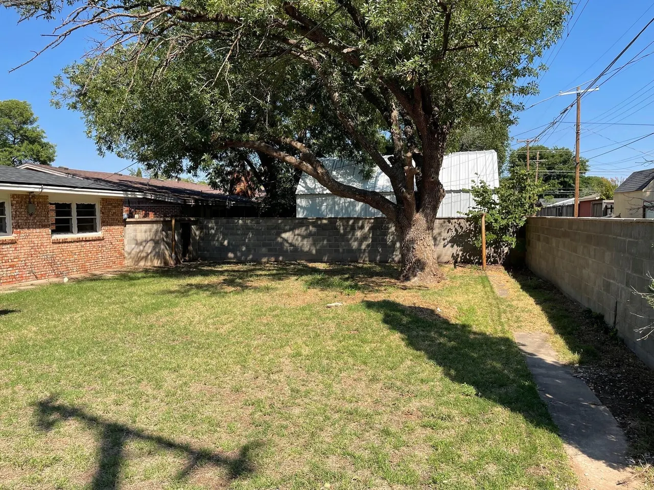 Photo 5 — 2105 65th Street, Lubbock, TX 79412