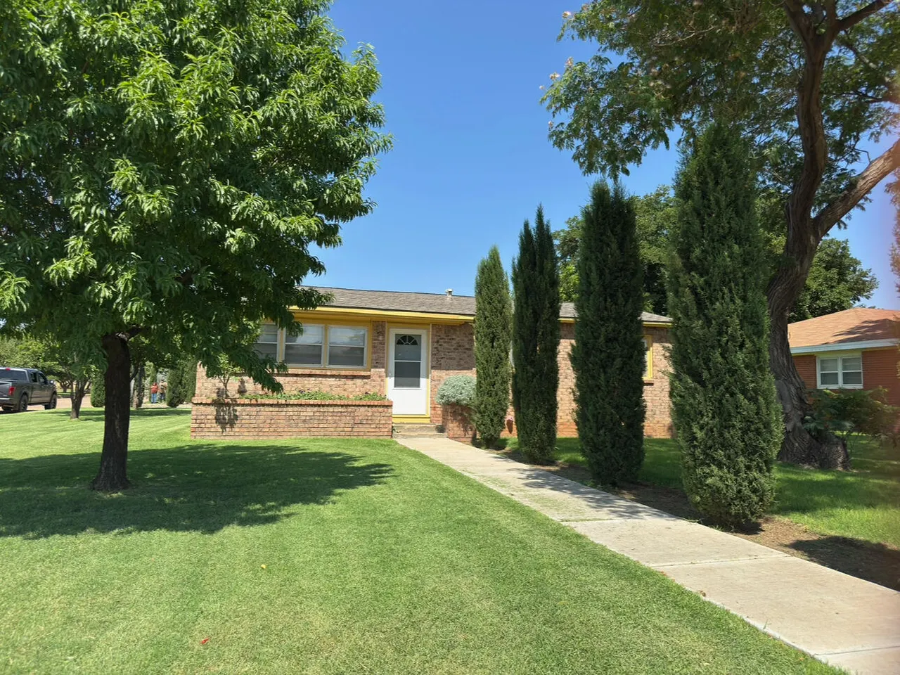 Front exterior — 955 S 20th Street, Slaton, TX 79364