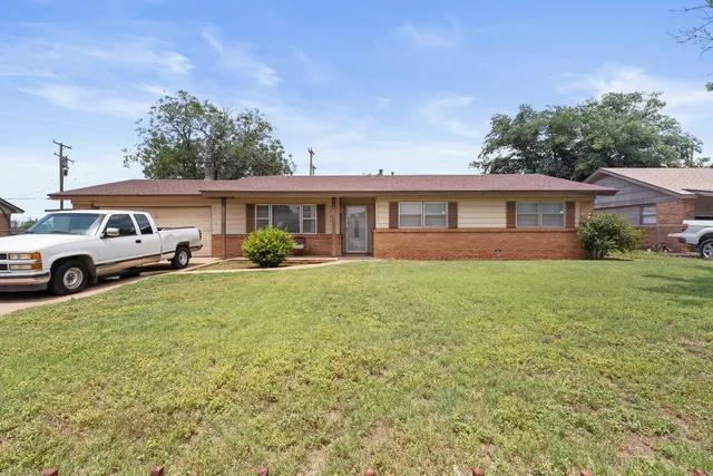 Front exterior — 1509 E 1st Place, Lubbock, TX 79403