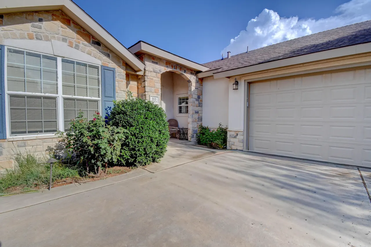 Photo 4 — 2113 Mustang Drive, Levelland, TX 79336
