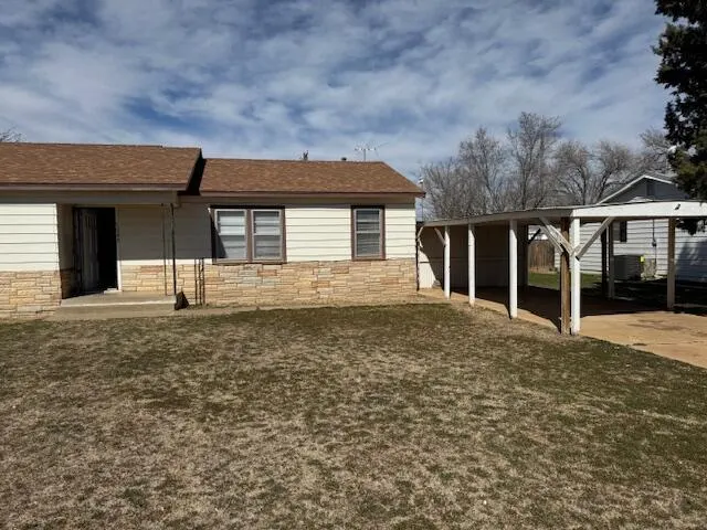 Photo 4 — 1040 W Dickens Street, Slaton, TX 79364