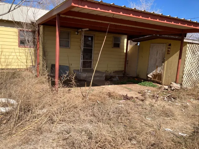 Photo 2 — 216 N W 1st Street, Lockney, TX 79241