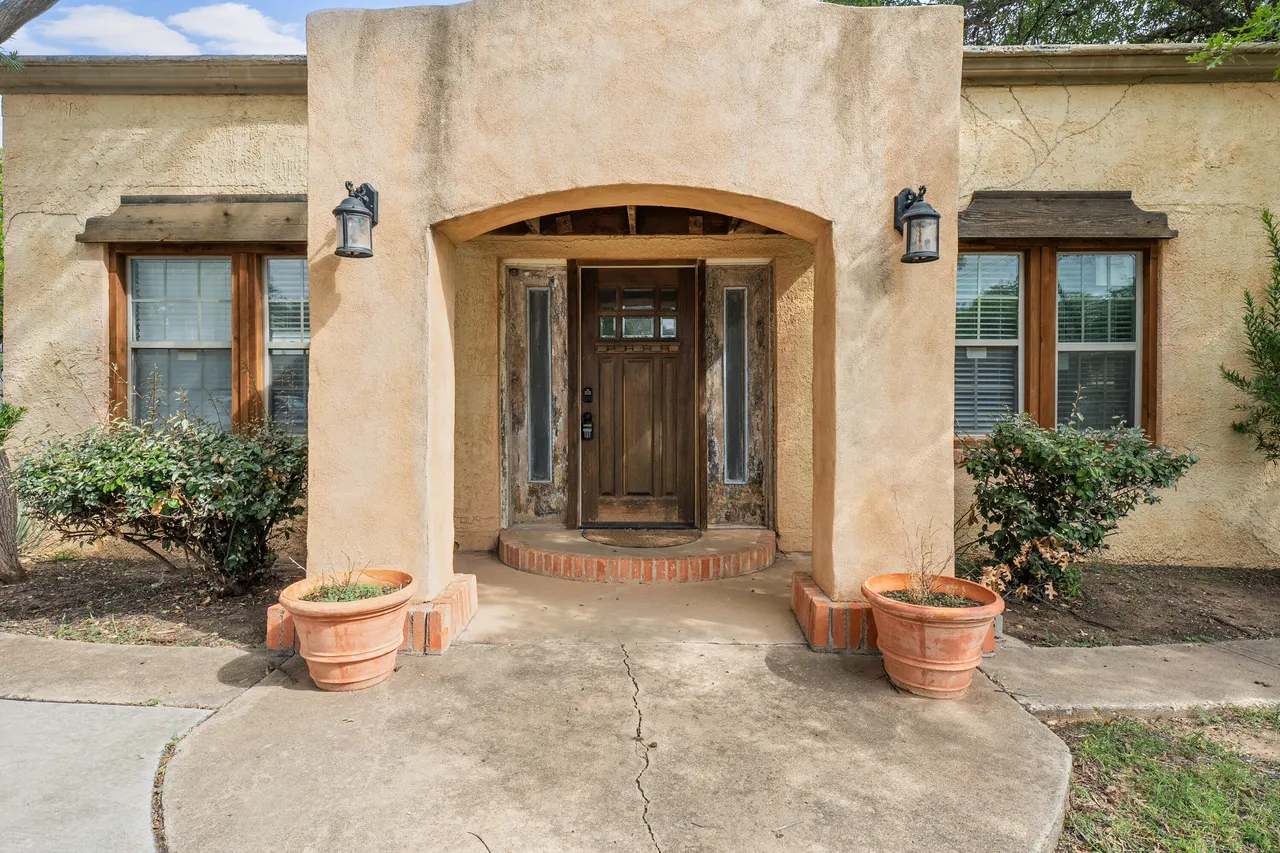 Photo 3 — 2702 23rd Street, Lubbock, TX 79410