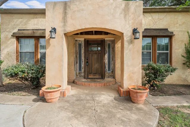 Photo 3 — 2702 23rd Street, Lubbock, TX 79410