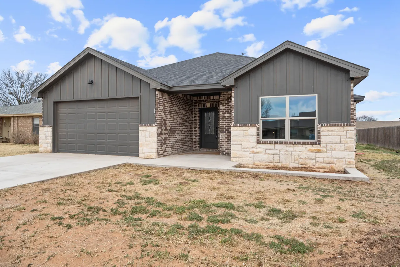 Photo 3 — 310 E 16th Street, Wolfforth, TX 79382
