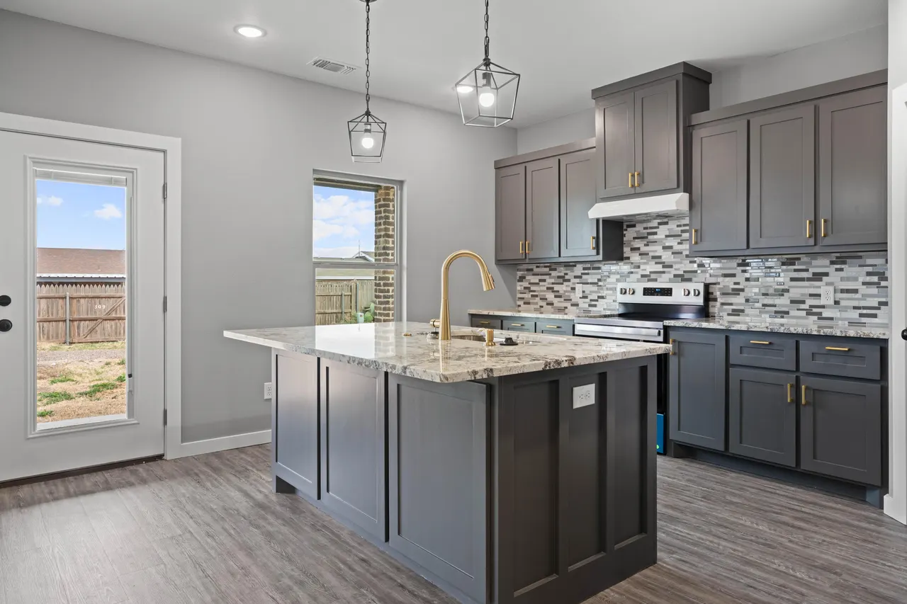 Photo 10 — 310 E 16th Street, Wolfforth, TX 79382