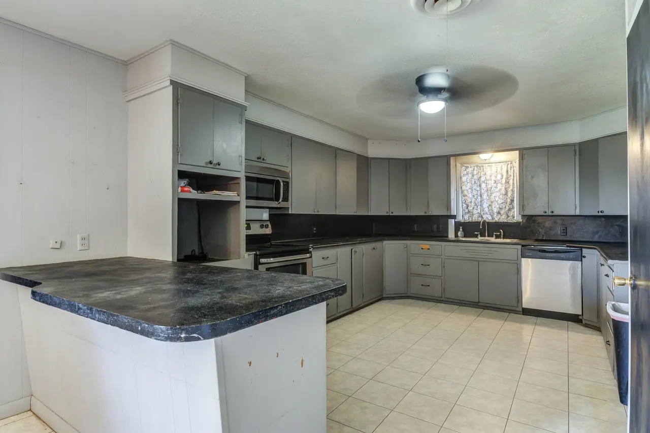 Photo 12 — 802 3rd Street, Meadow, TX 79345