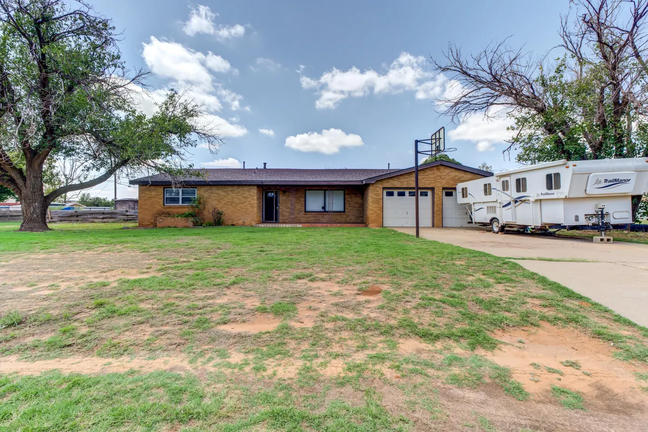 Photo 2 — 802 3rd Street, Meadow, TX 79345
