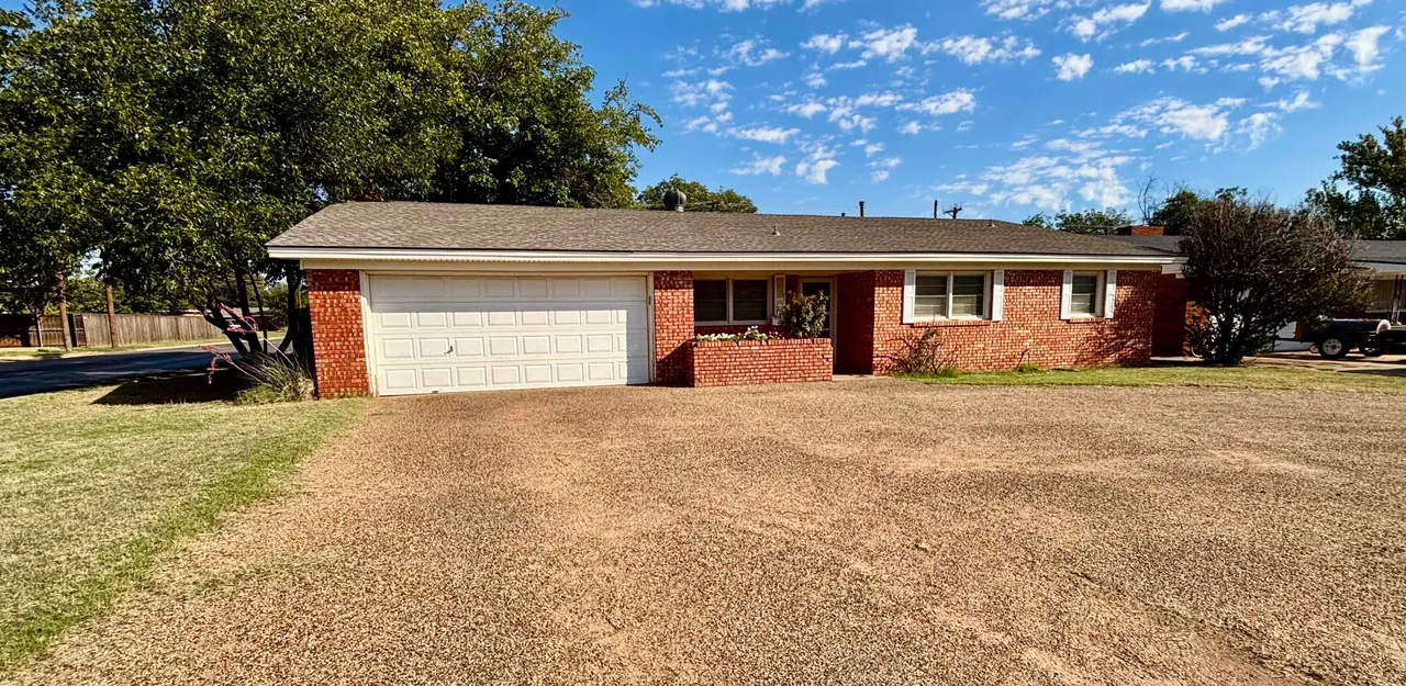 Photo 2 — 1401 E Tate Street, Brownfield, TX 79316
