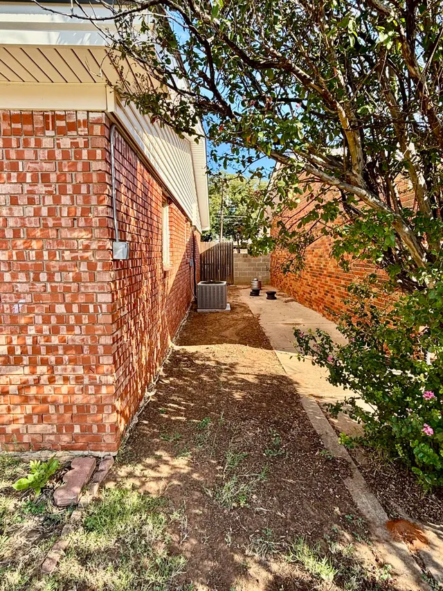 Photo 4 — 1401 E Tate Street, Brownfield, TX 79316