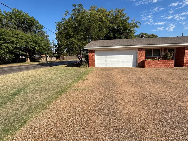Photo 3 — 1401 E Tate Street, Brownfield, TX 79316