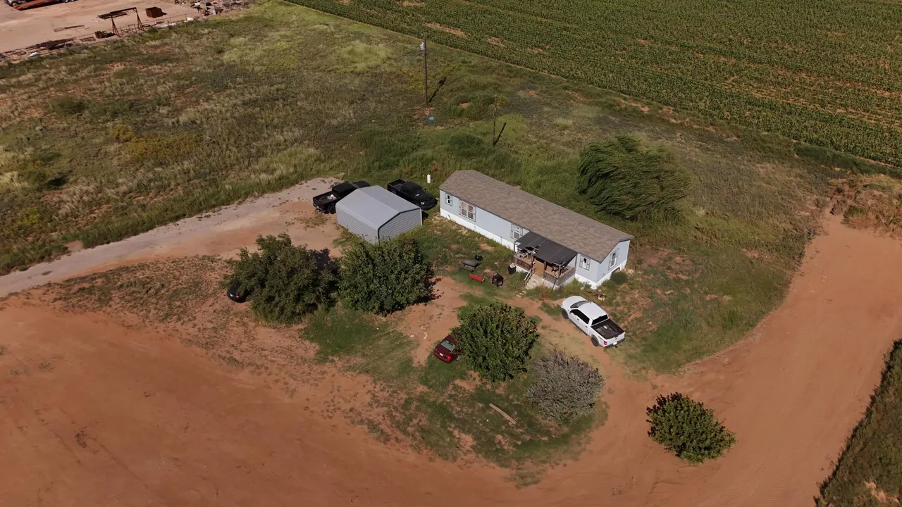Photo 3 — 3689 S FM 303, Sundown, TX 79372