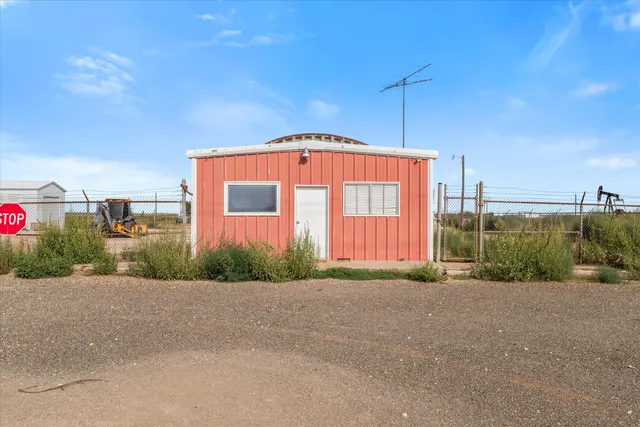 Photo 6 — 3689 S FM 303, Sundown, TX 79372