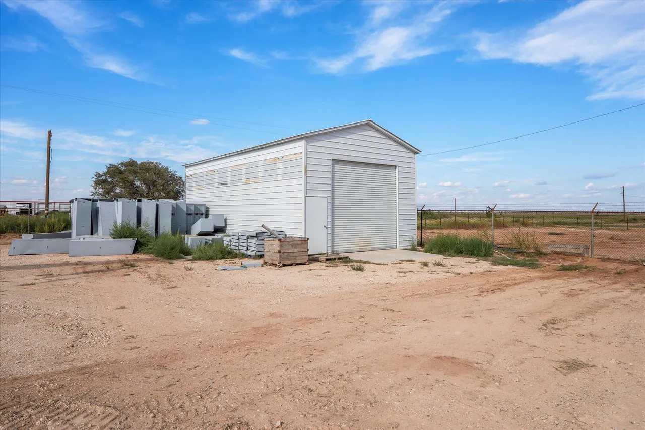 Photo 22 — 3689 S FM 303, Sundown, TX 79372