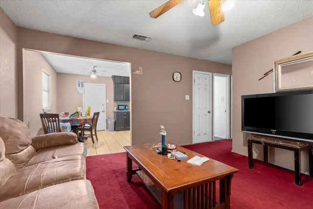 Photo 4 — 7420 Fir Avenue, Lubbock, TX 79404