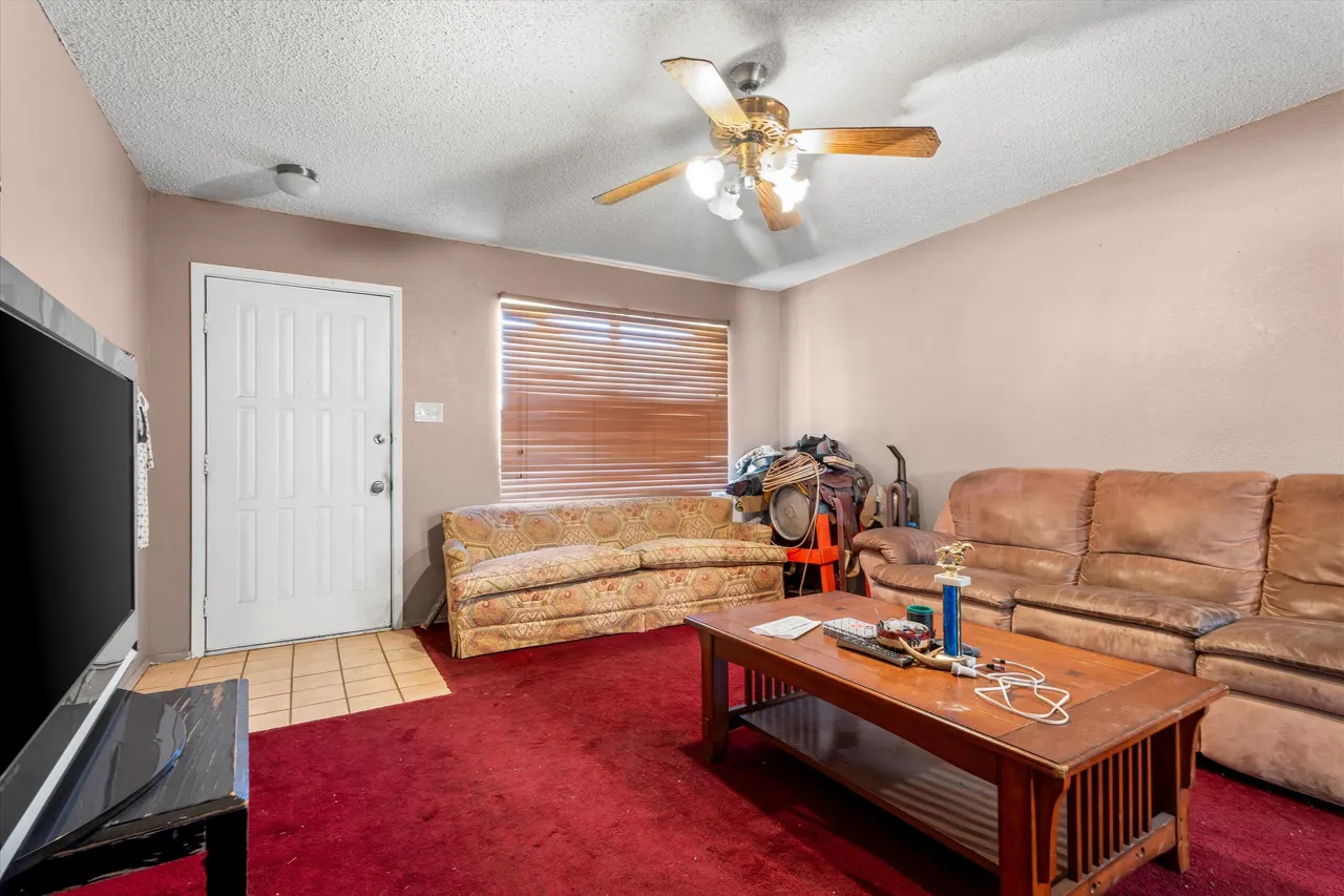 Photo 5 — 7420 Fir Avenue, Lubbock, TX 79404