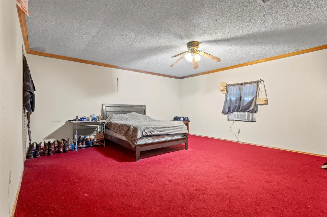 Photo 8 — 7420 Fir Avenue, Lubbock, TX 79404