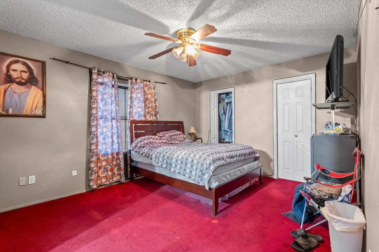 Photo 13 — 7420 Fir Avenue, Lubbock, TX 79404