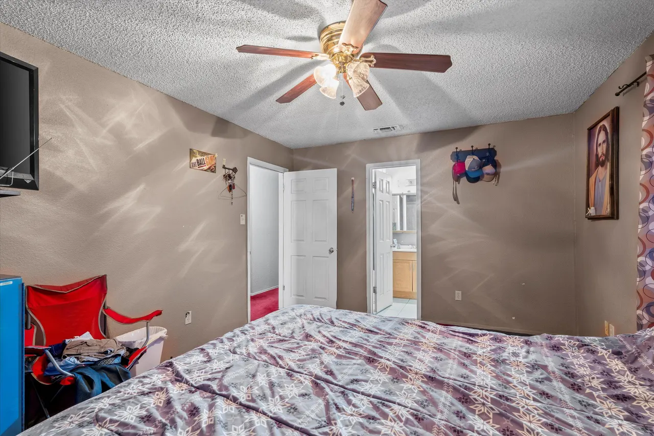 Photo 14 — 7420 Fir Avenue, Lubbock, TX 79404