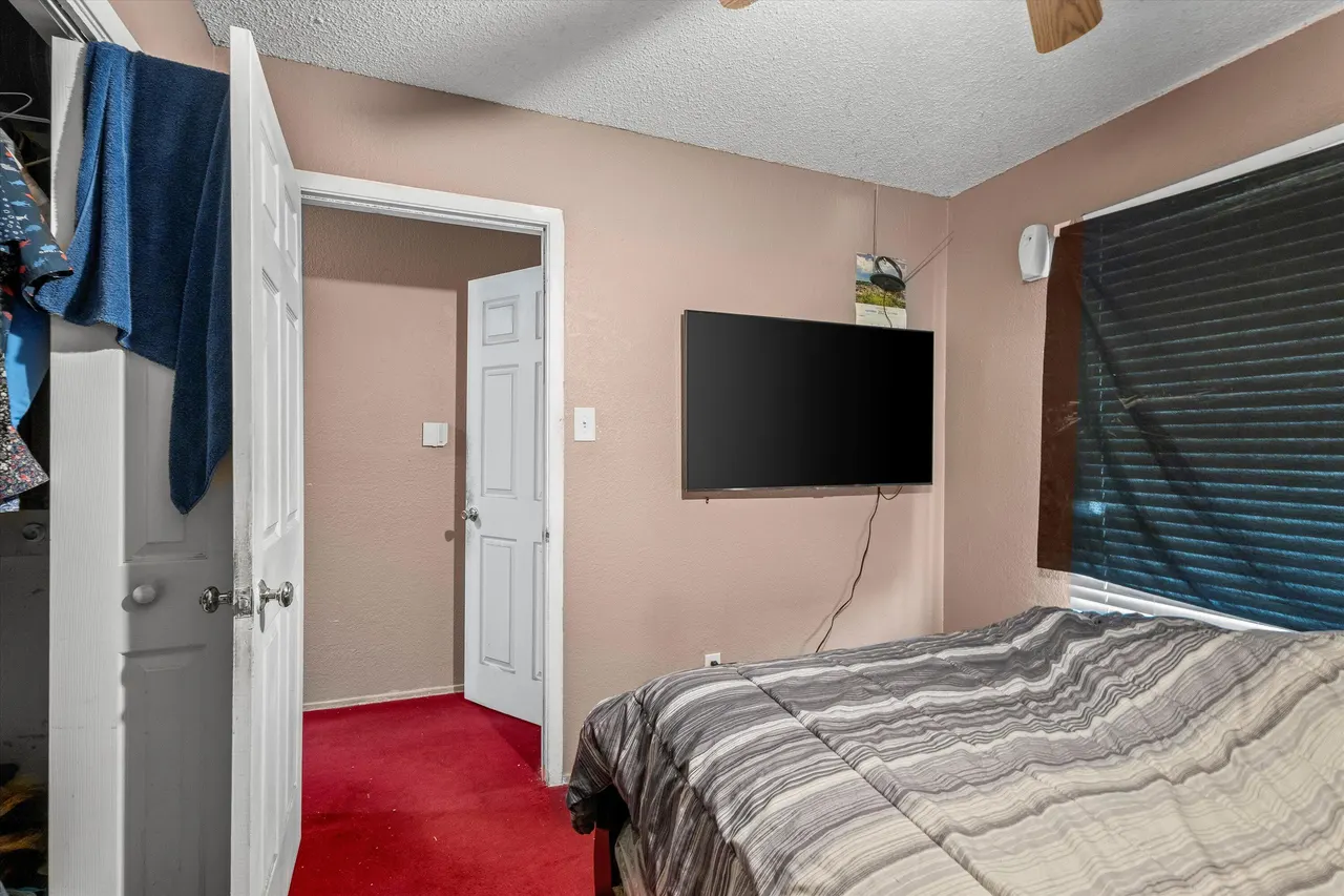 Photo 17 — 7420 Fir Avenue, Lubbock, TX 79404
