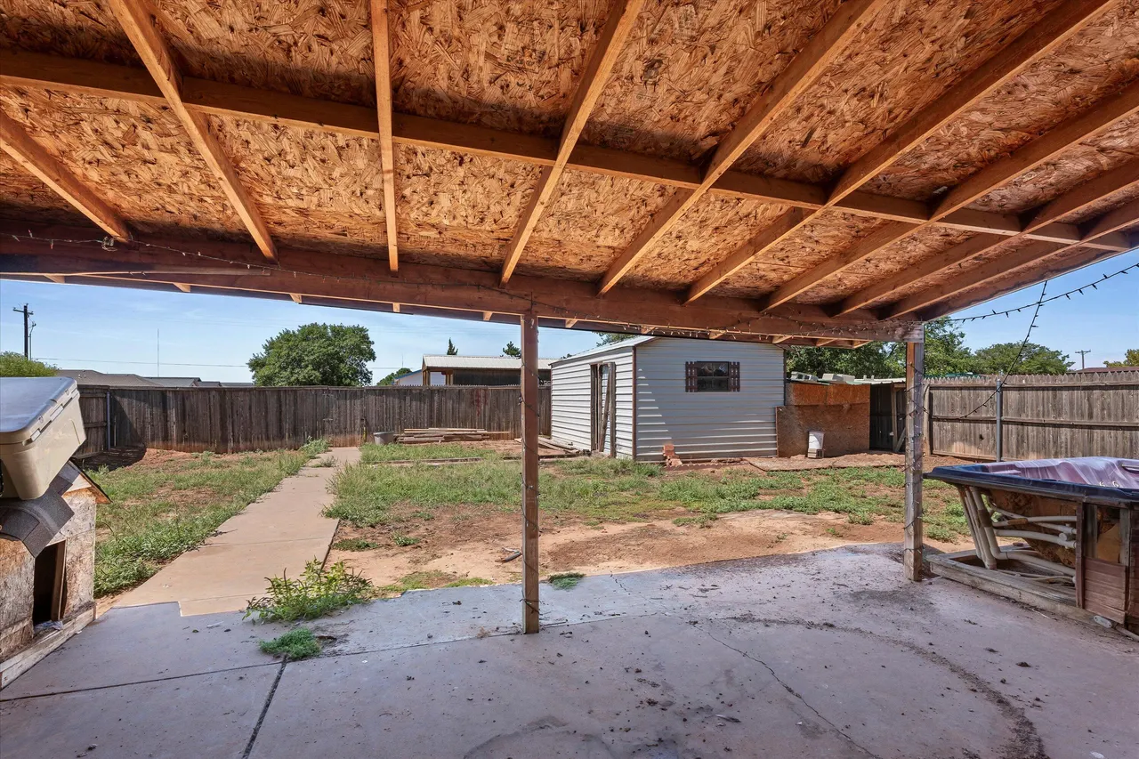 Photo 18 — 7420 Fir Avenue, Lubbock, TX 79404