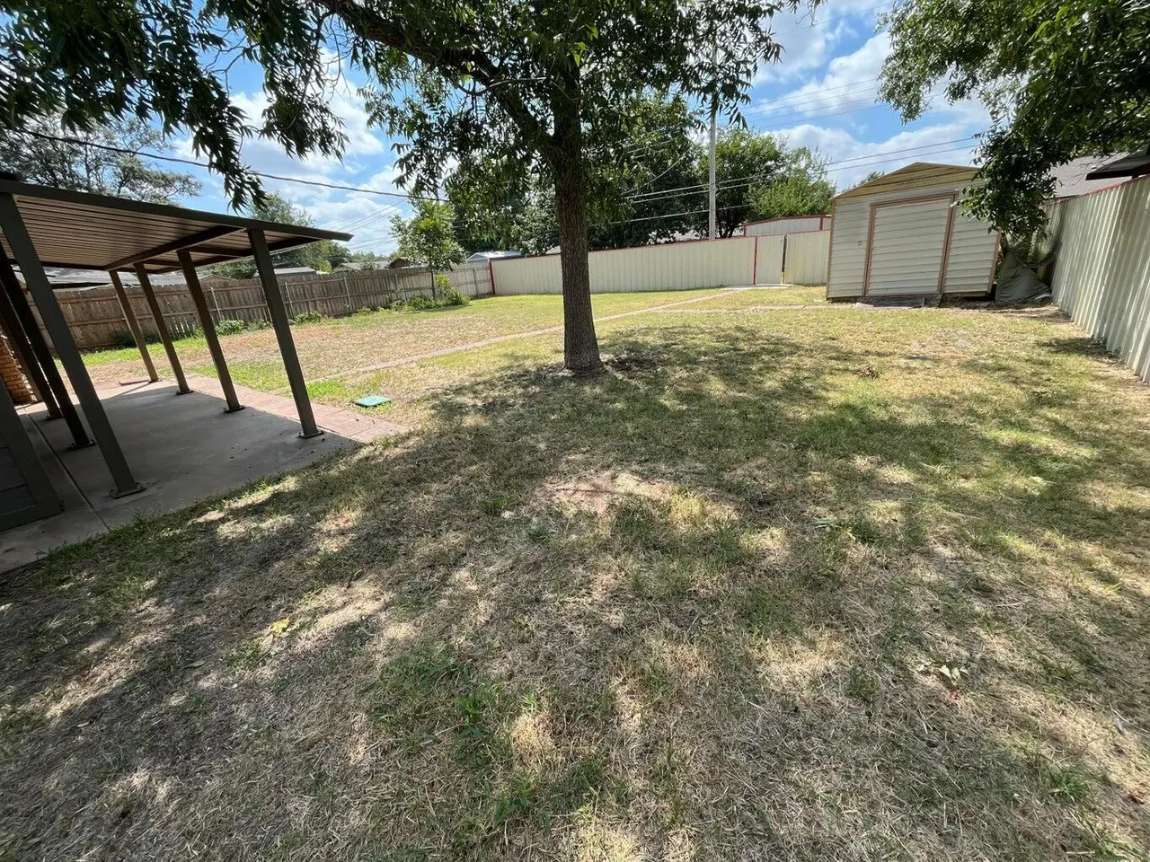 Photo 17 — 1307 Garland, Plainview, TX 79072