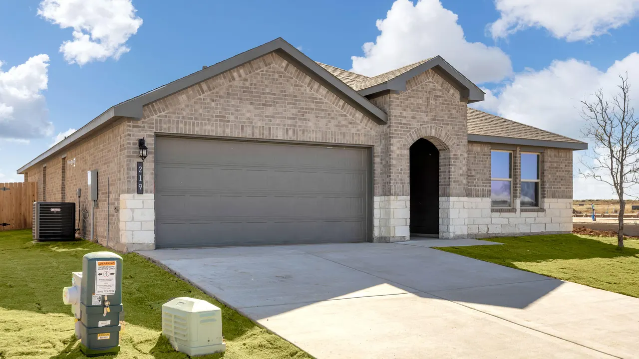 Photo 3 — 219 17th Street, Wolfforth, TX 79382