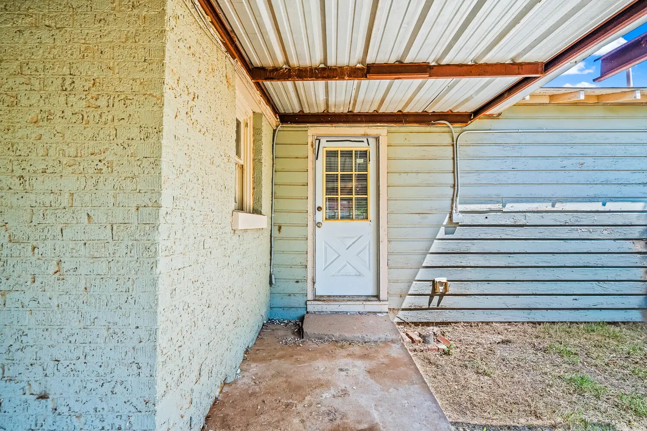 Photo 17 — 1921 27th Street, Lubbock, TX 79411