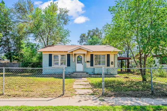 Front exterior — 1921 27th Street, Lubbock, TX 79411