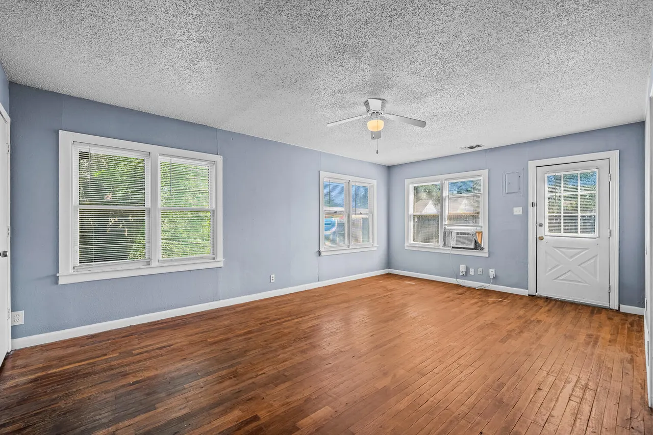 Photo 3 — 1921 27th Street, Lubbock, TX 79411