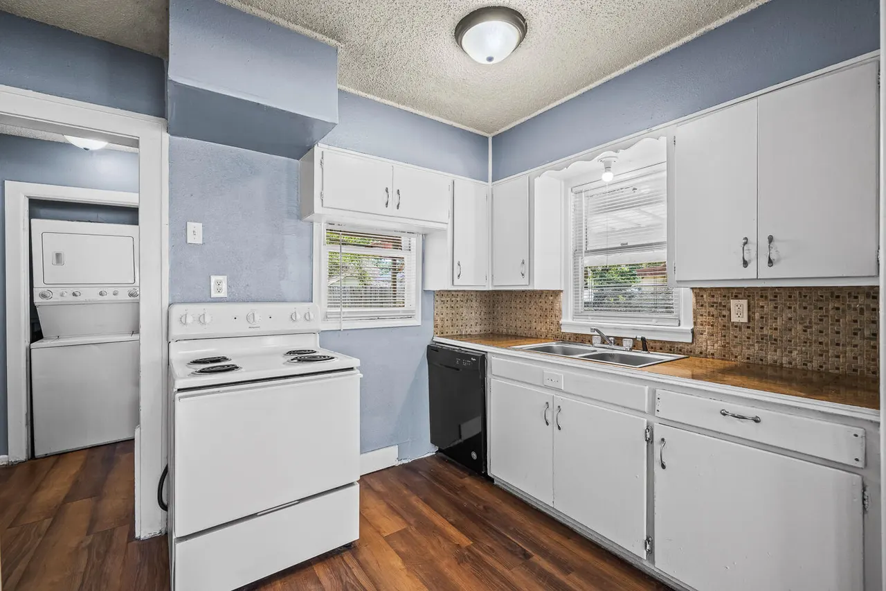 Photo 5 — 1921 27th Street, Lubbock, TX 79411