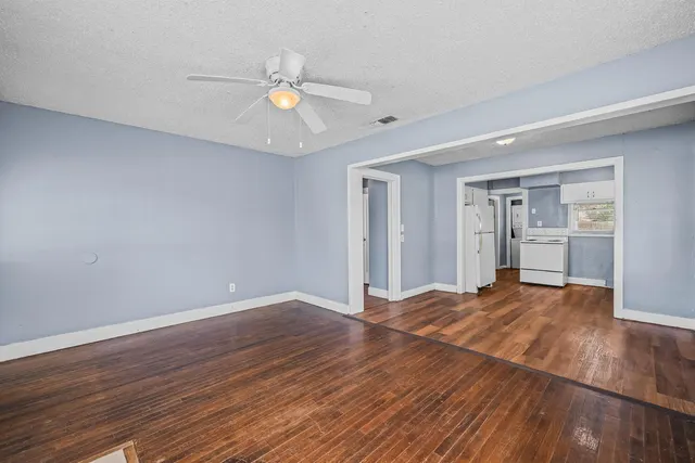 Photo 4 — 1921 27th Street, Lubbock, TX 79411
