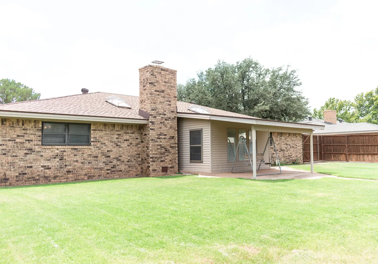 Photo 14 — 109 Dogwood Lane, Levelland, TX 79336