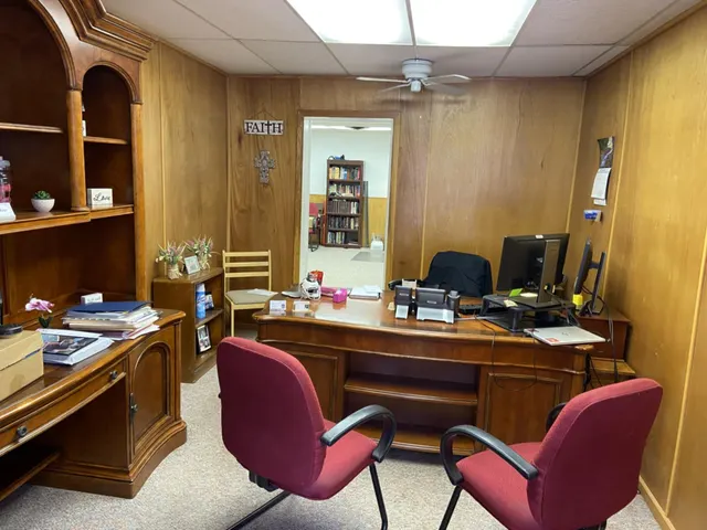 Photo 5 — 105 W Panhandle Street, Slaton, TX 79364
