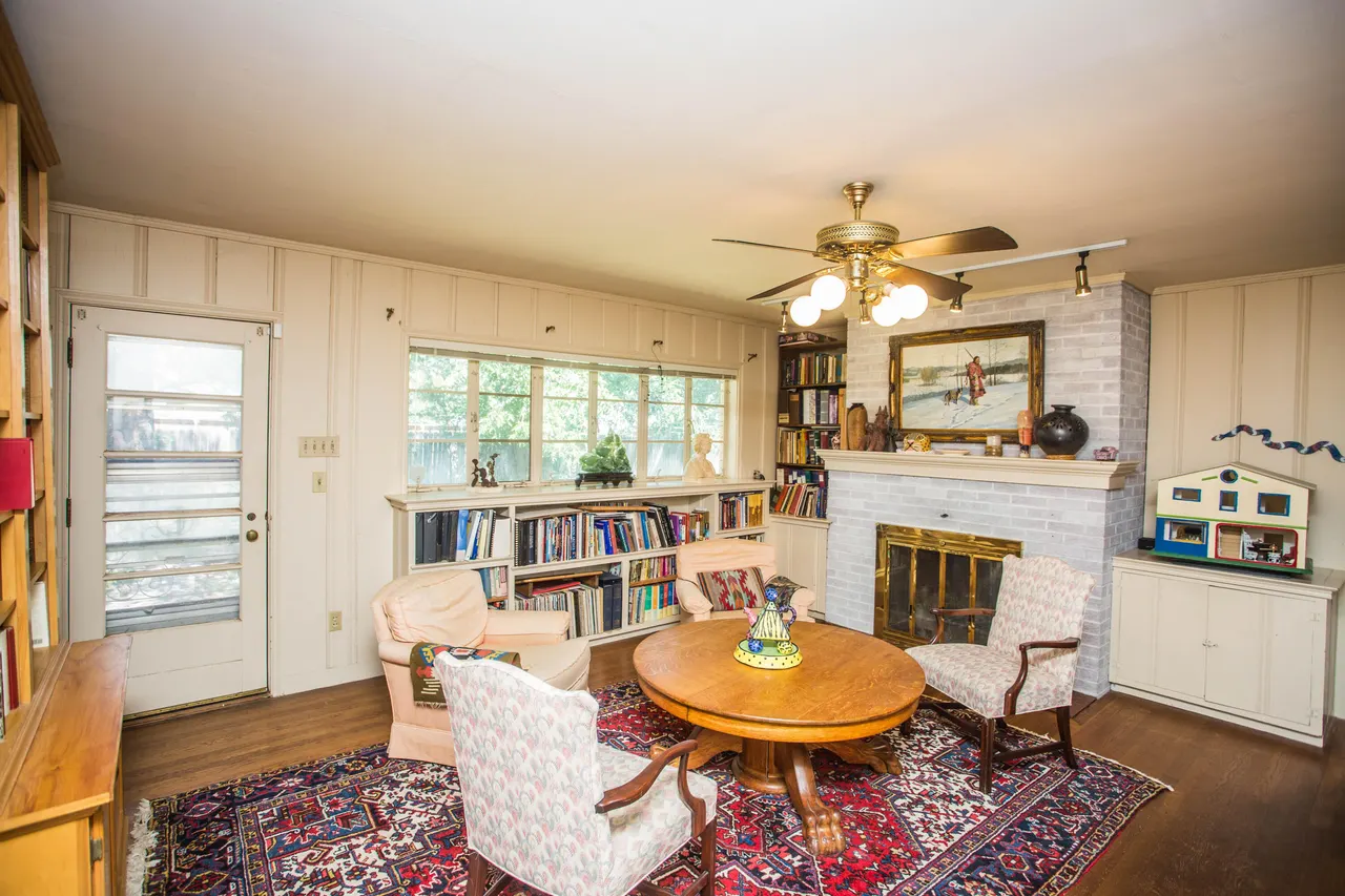 Photo 11 — 1924 31st Street, Lubbock, TX 79411