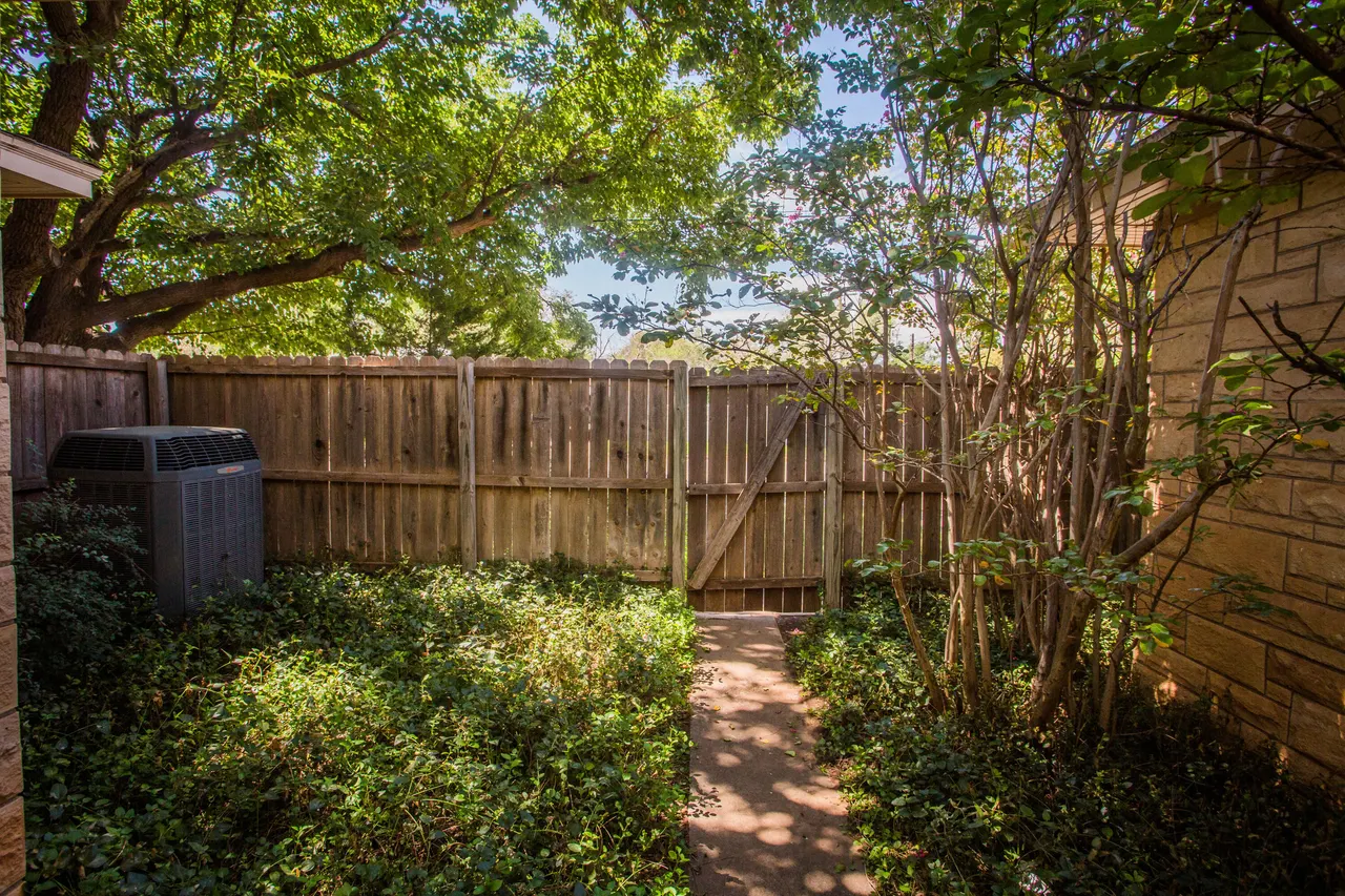 Photo 42 — 1924 31st Street, Lubbock, TX 79411
