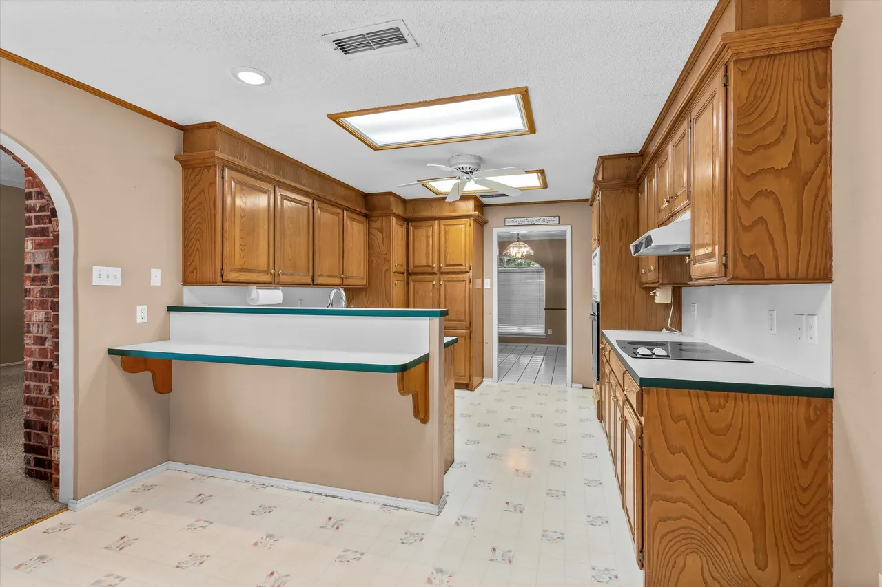Photo 8 — 504  East Jackson, Levelland, TX 79336