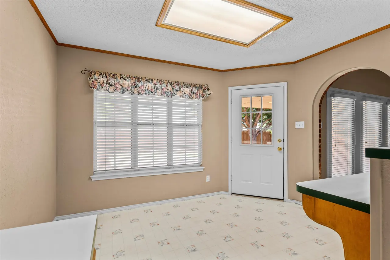 Photo 11 — 504  East Jackson, Levelland, TX 79336