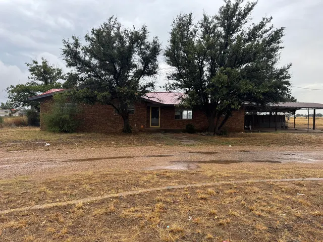 Front exterior — 2330 E Ellis Street, Levelland, TX 79336