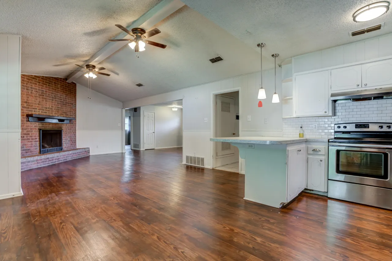 Photo 11 — 4310 56th Street, Lubbock, TX 79413