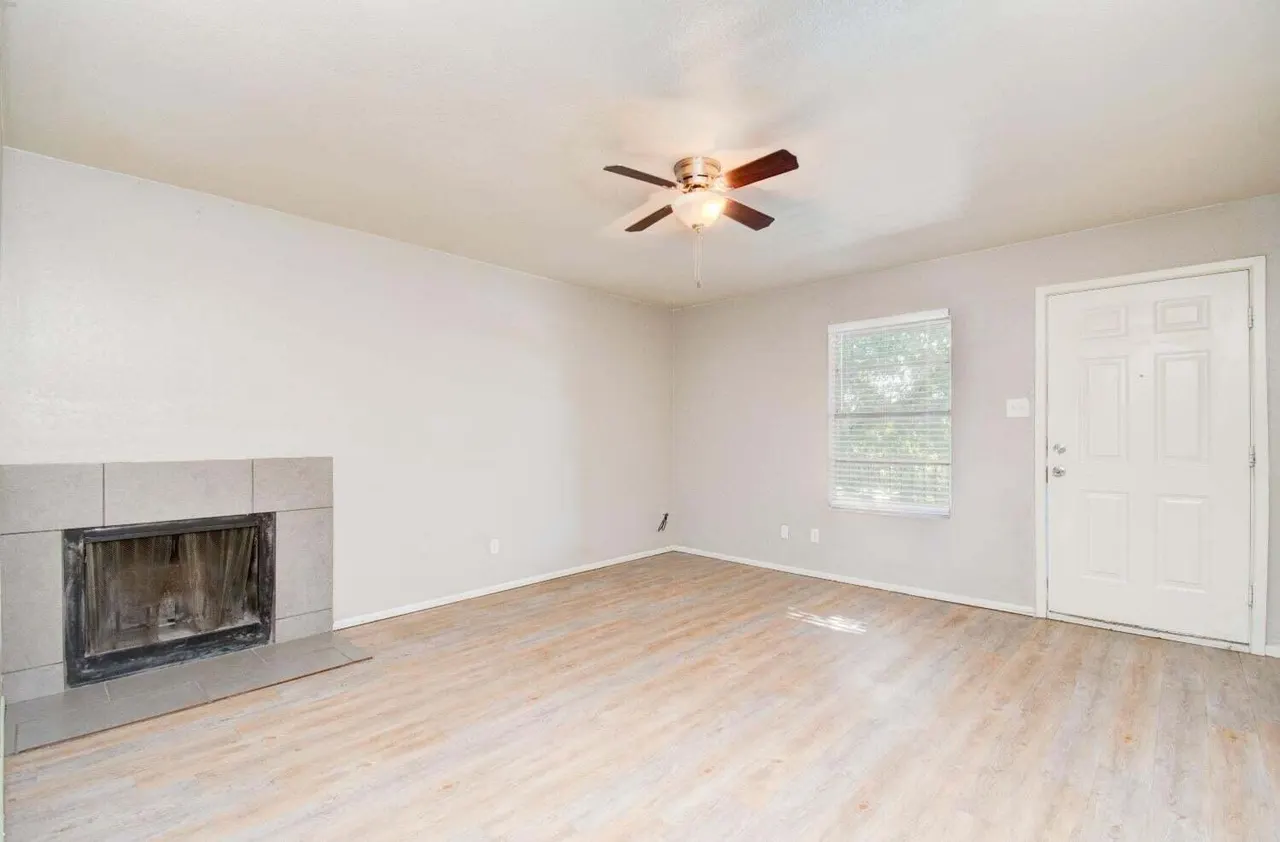 Photo 2 — 3302 Salisbury Avenue, Lubbock, TX 79410