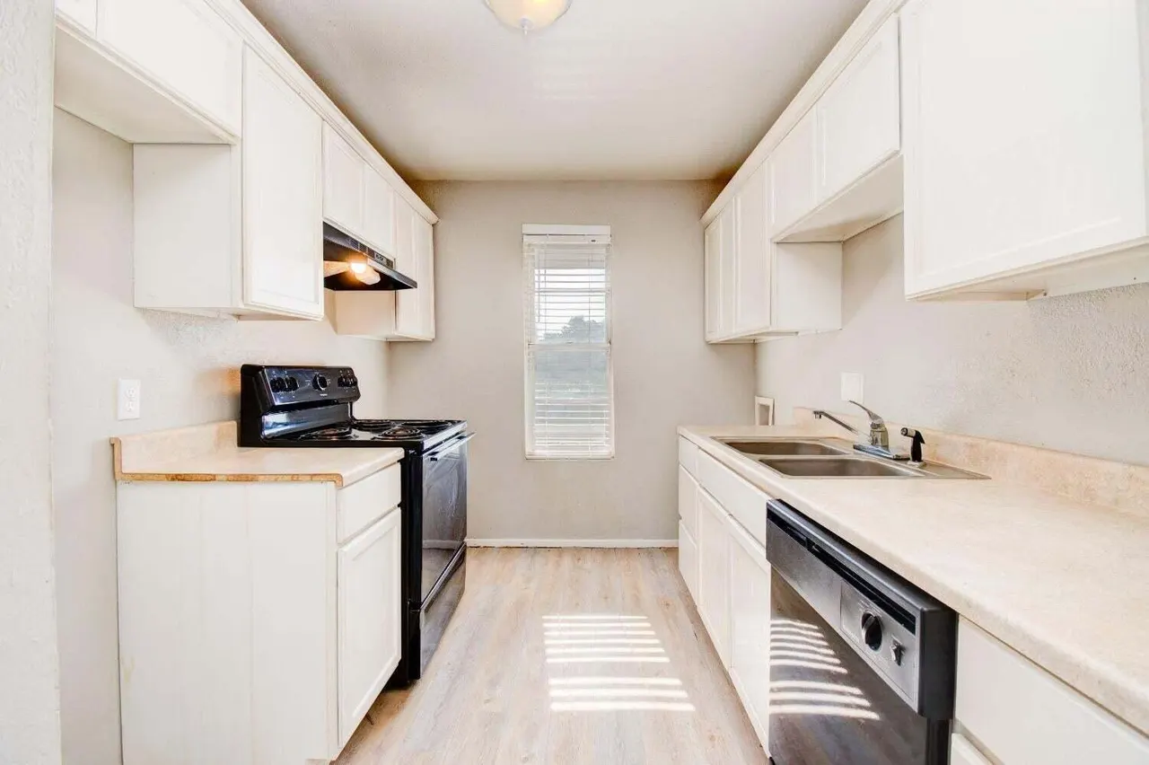 Photo 5 — 3302 Salisbury Avenue, Lubbock, TX 79410
