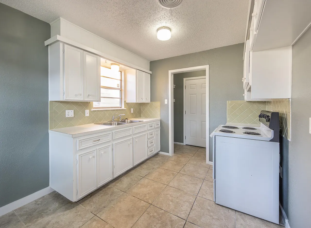 Photo 9 — 5405 49th Street, Lubbock, TX 79414