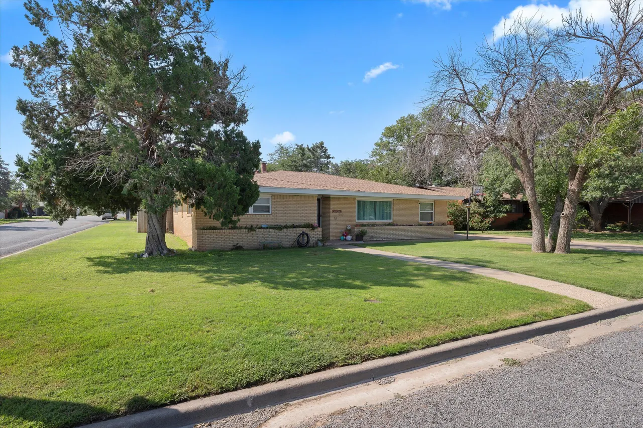 Photo 2 — 620 E 11th Street, Littlefield, TX 79339