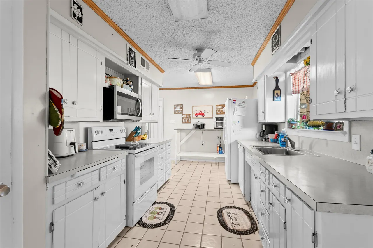 Photo 11 — 620 E 11th Street, Littlefield, TX 79339