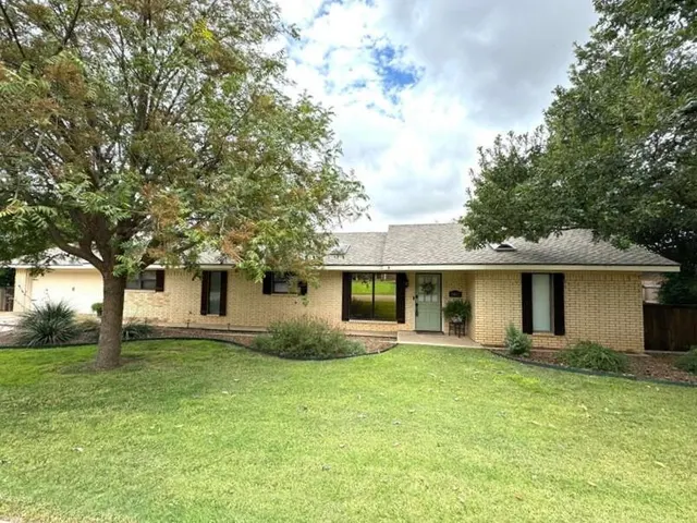 Front exterior — 1412  Ebeling Drive, Plainview, TX 79072