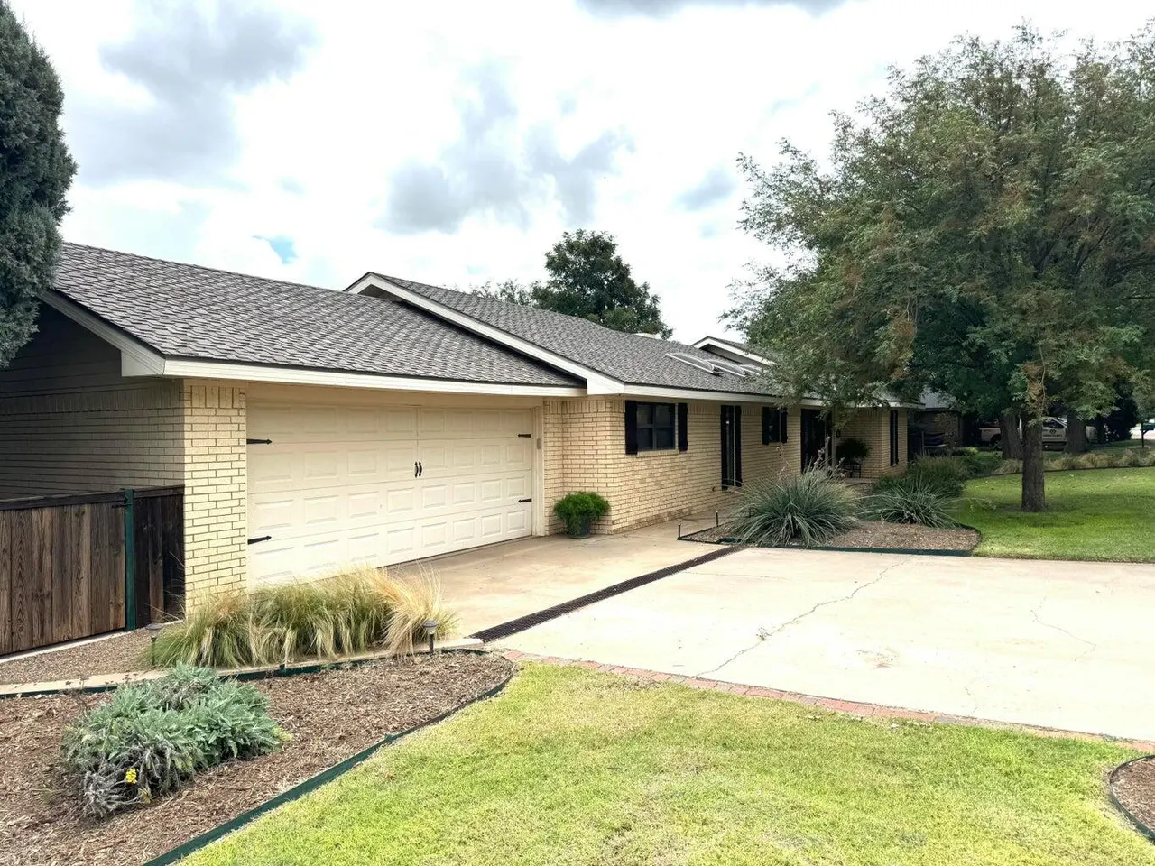 Photo 2 — 1412  Ebeling Drive, Plainview, TX 79072