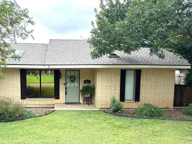Photo 4 — 1412  Ebeling Drive, Plainview, TX 79072