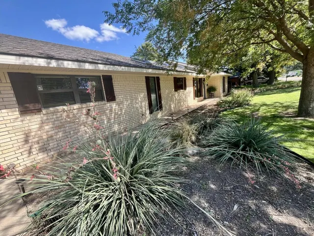 Photo 6 — 1412  Ebeling Drive, Plainview, TX 79072
